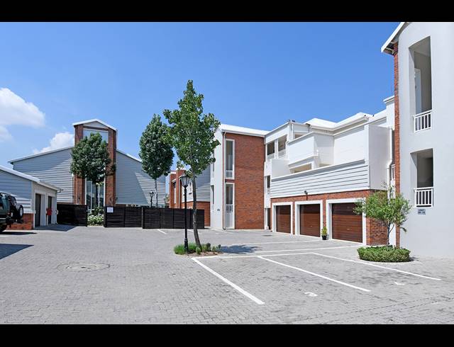 3 BEDROOM APARTMENT FOR SALE IN GREENSTONE HILL